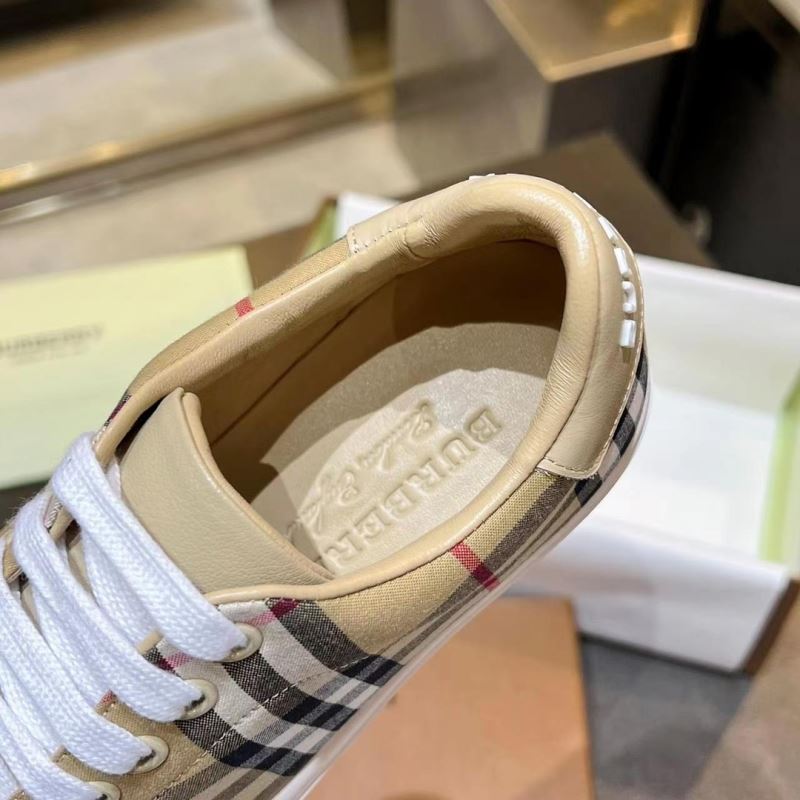 Burberry Low Shoes